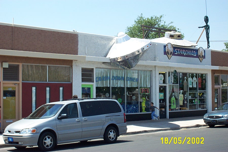  is the central theme of many businesses in downtown Roswell, New Mexico 